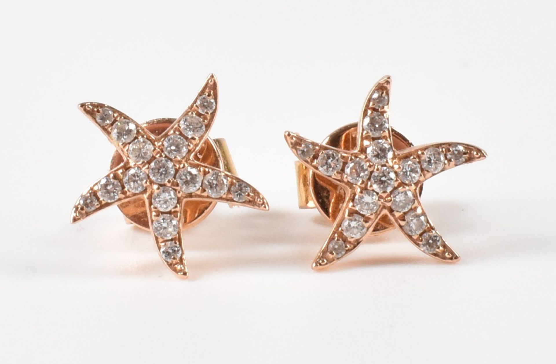 HALLMARKED 18CT GOLD & DIAMOND STARFISH EARRINGS - Image 2 of 7