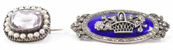 TWO 1930S BROOCH PINS