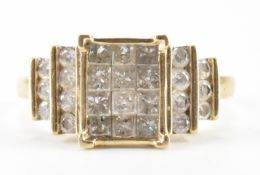 HALLMARKED 9CT GOLD & DIAMOND CLUSTER RING