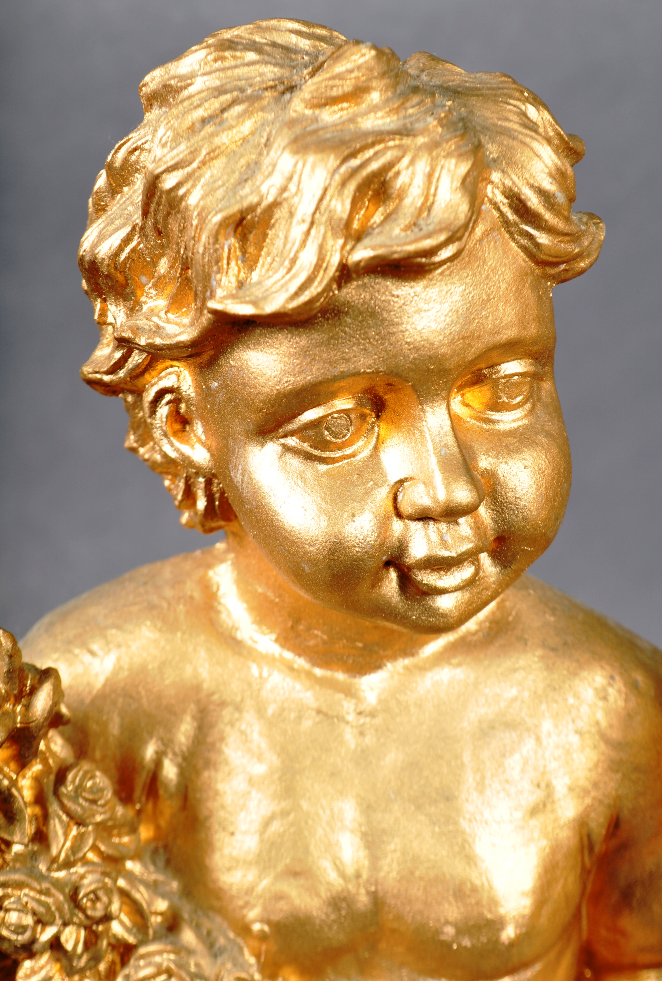 PAIR OF CONTEMPORARY GILT RESIN FIGURES MOULDED AS CHERUBS - Image 3 of 10