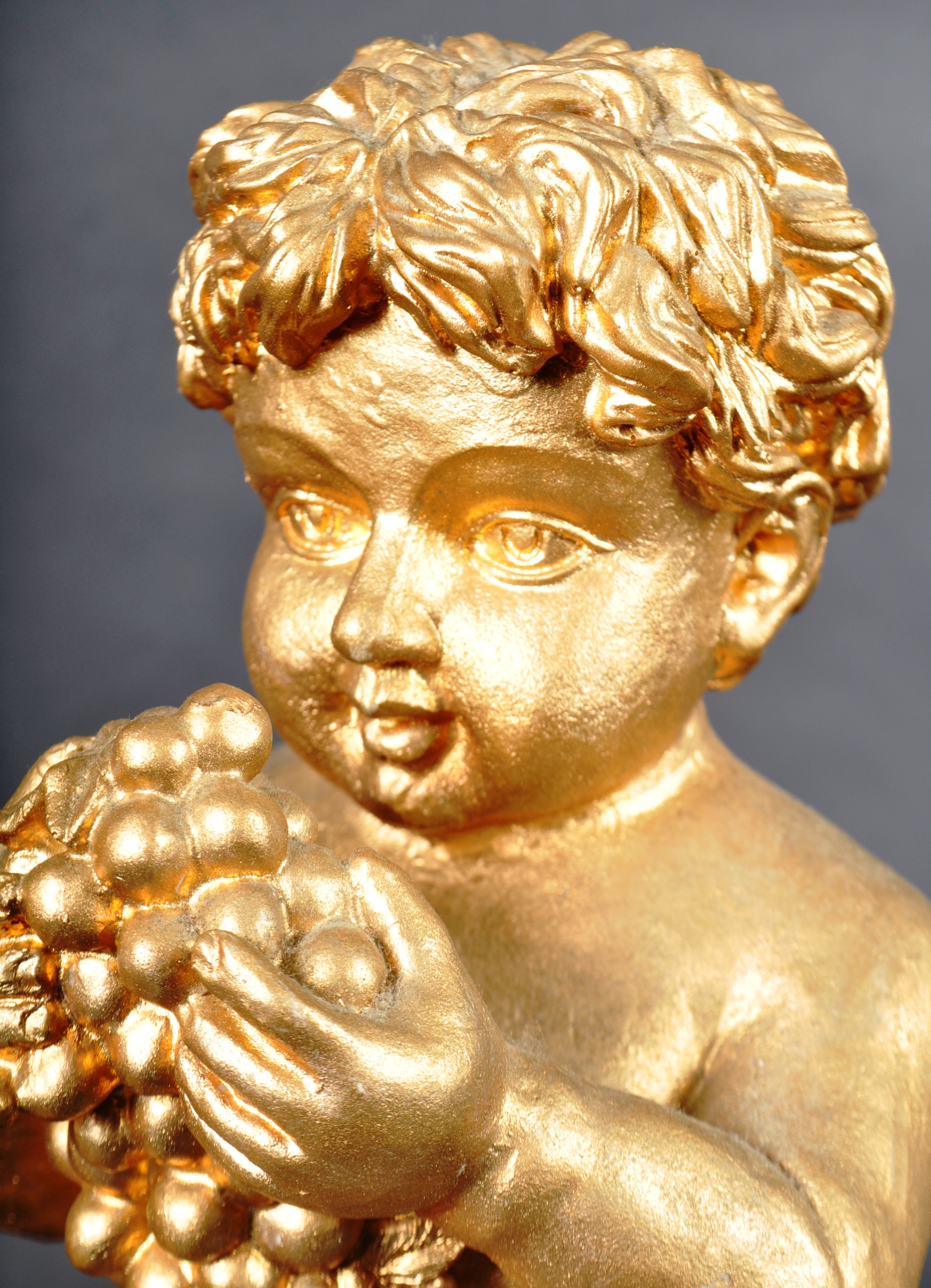 PAIR OF CONTEMPORARY GILT RESIN FIGURES MOULDED AS CHERUBS - Image 6 of 10