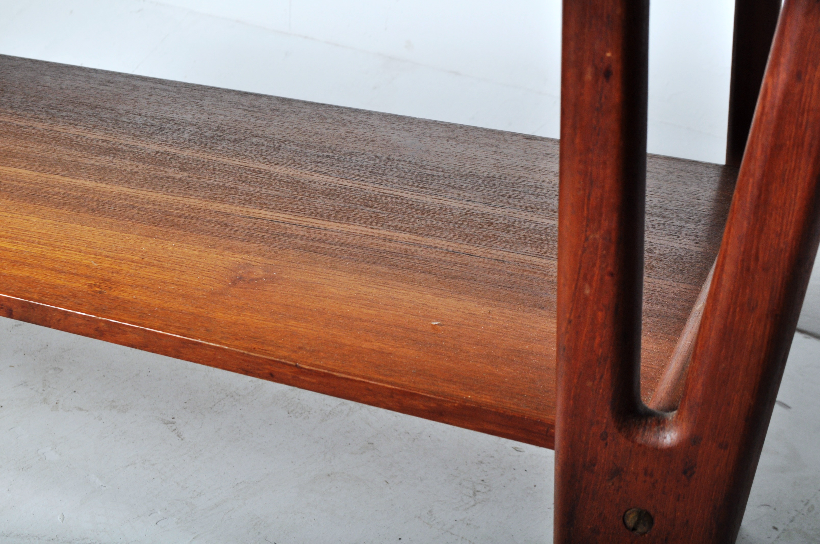 MID 20TH CENTURY DANISH TEAK WOOD LONG JOHN COFFEE TABLE - Image 6 of 6