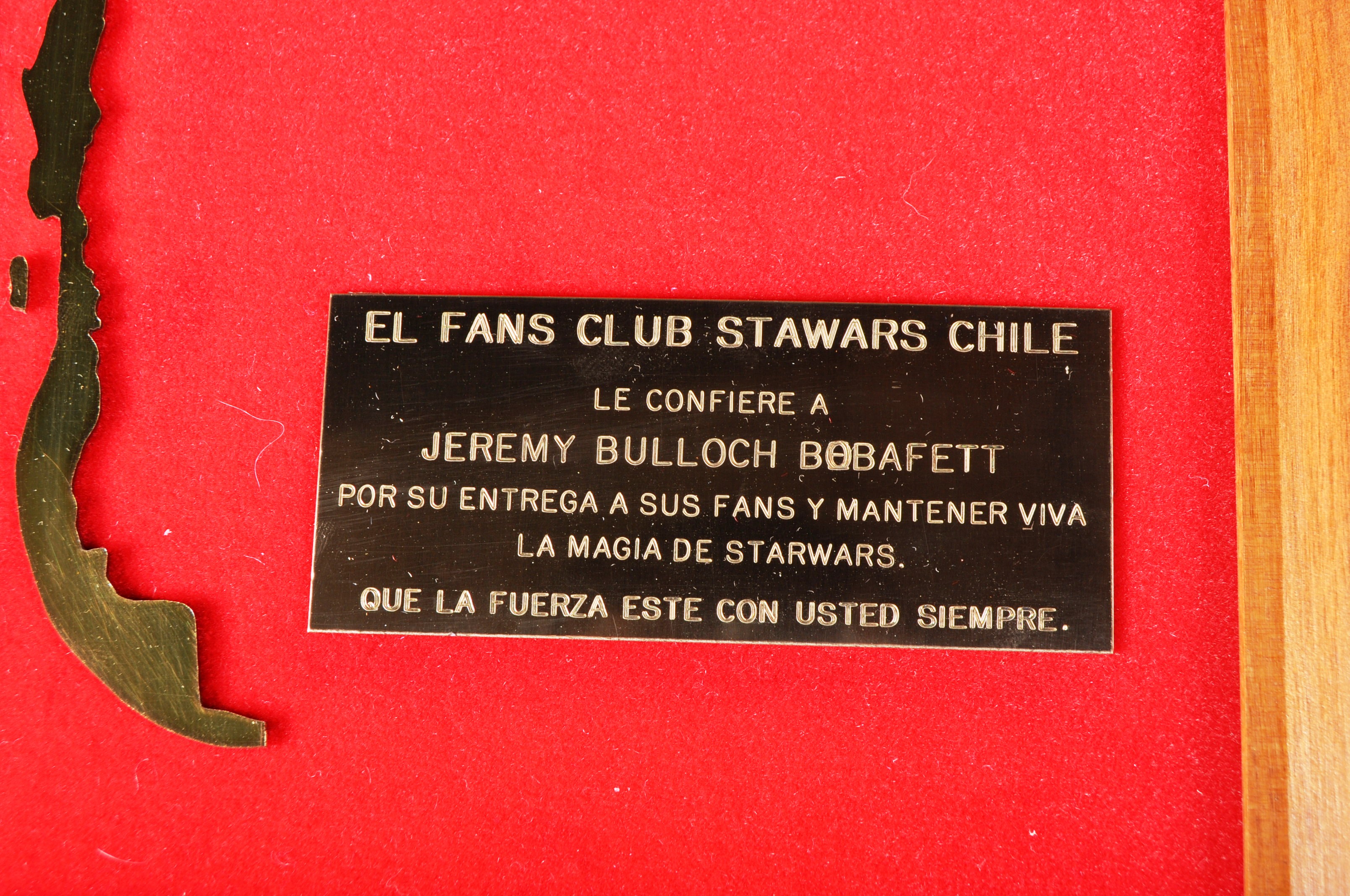 ESTATE OF JEREMY BULLOCH - STAR WARS - CHILE FAN CLUB AWARD - Image 3 of 6