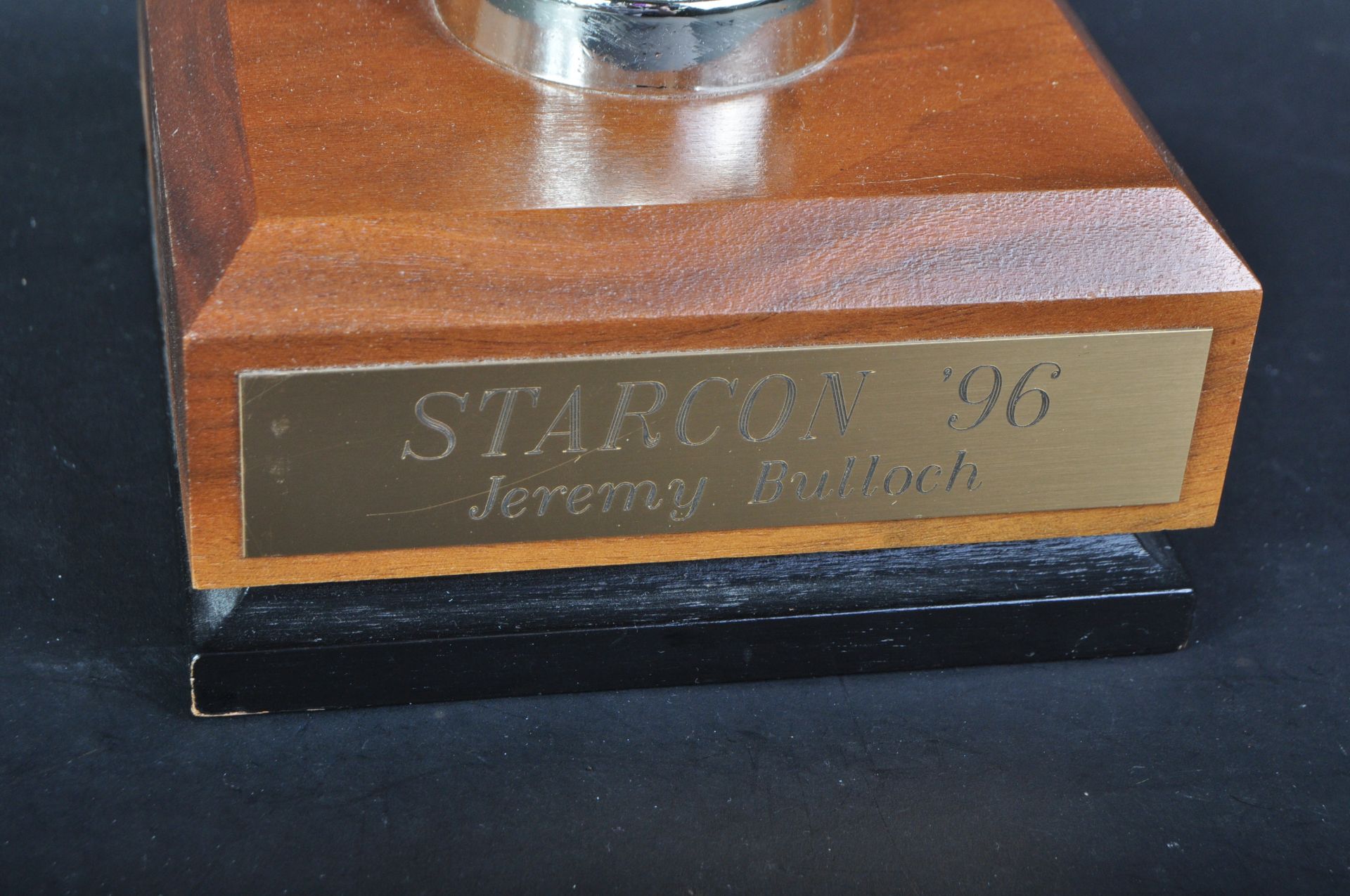 ESTATE OF JEREMY BULLOCH - PERSONAL APPEARANCE AWARD TROPHY - Image 2 of 4