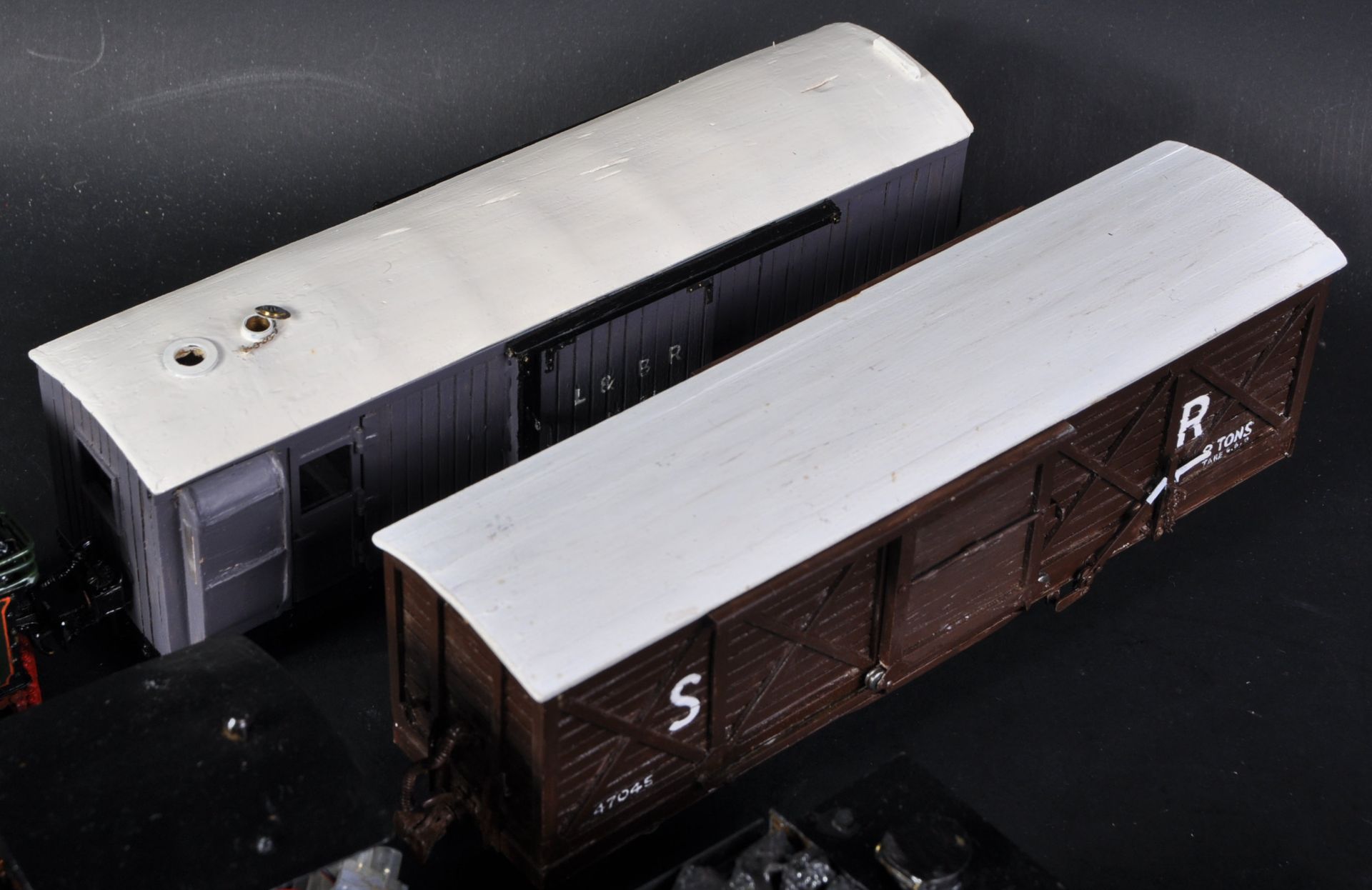 SCRATCH BUILT RAILWAY LOCOMOTIVES & CARRIAGES - Image 4 of 8