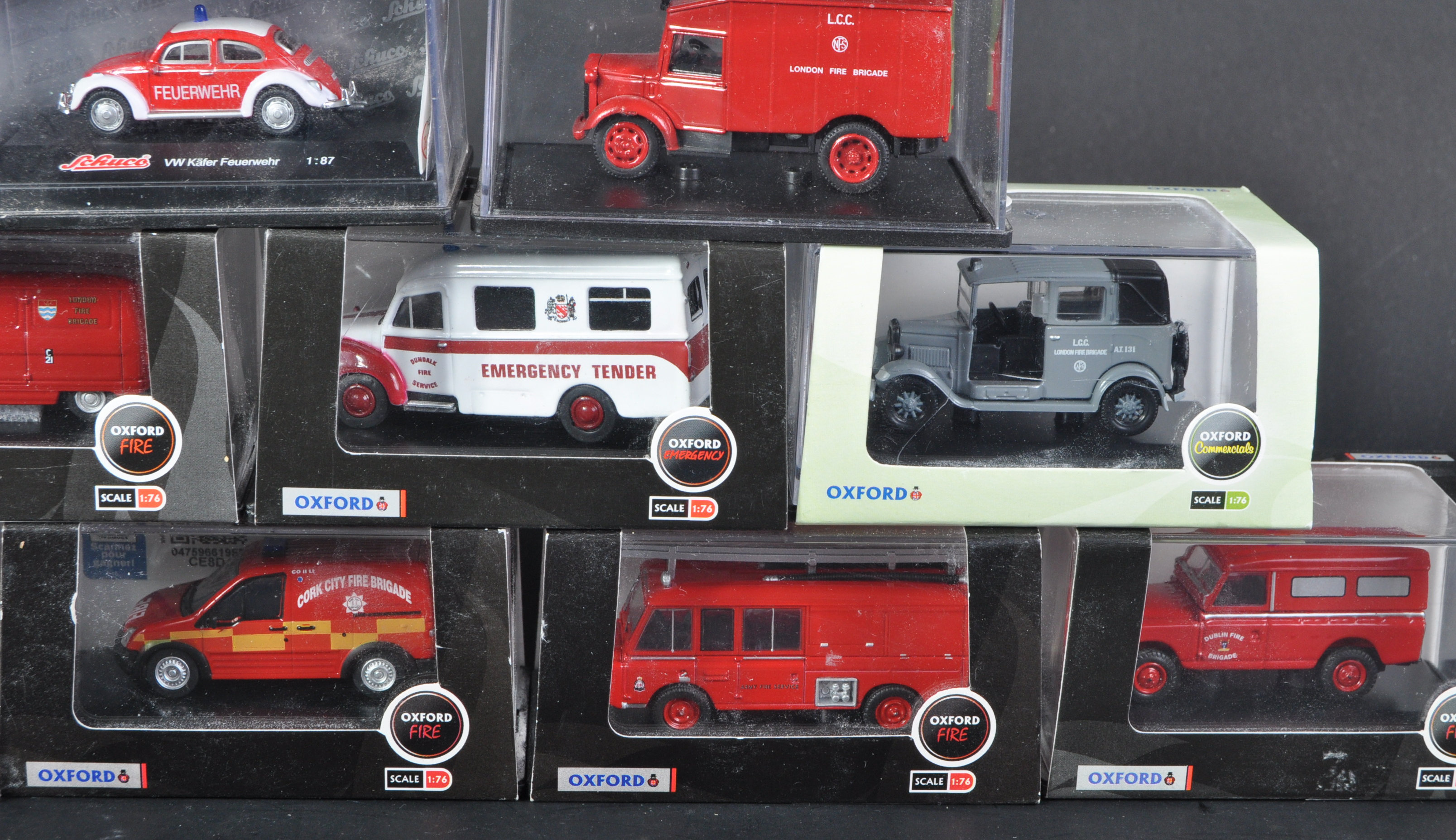 COLLECTION OF ASSORTED 1/76 SCALE DIECAST MODEL FIRE ENGINE TRUCKS - Image 4 of 6