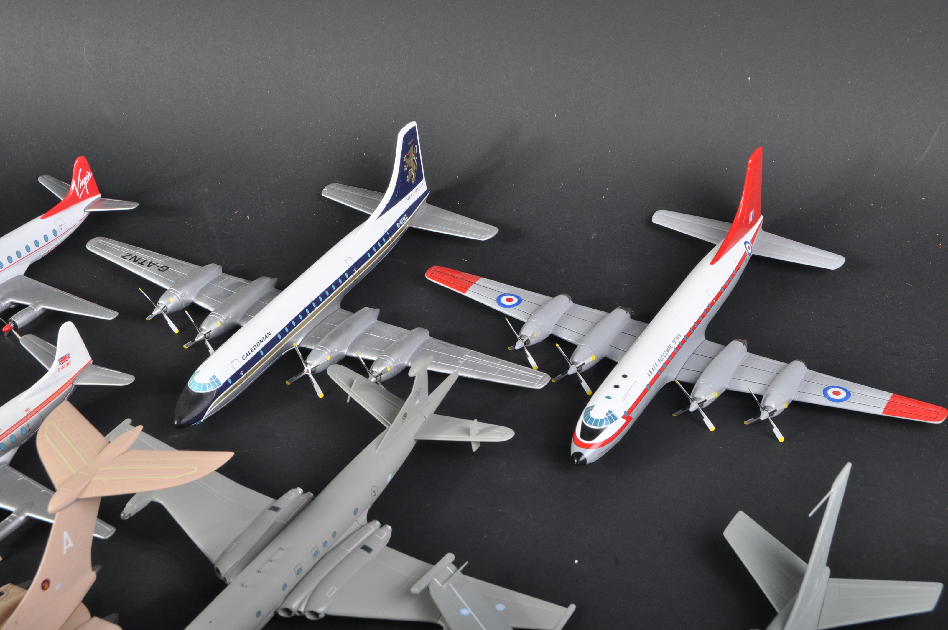 COLLECTION OF ASSORTED CORGI AVIATION ARCHIVE DIECAST PLANES - Image 5 of 5