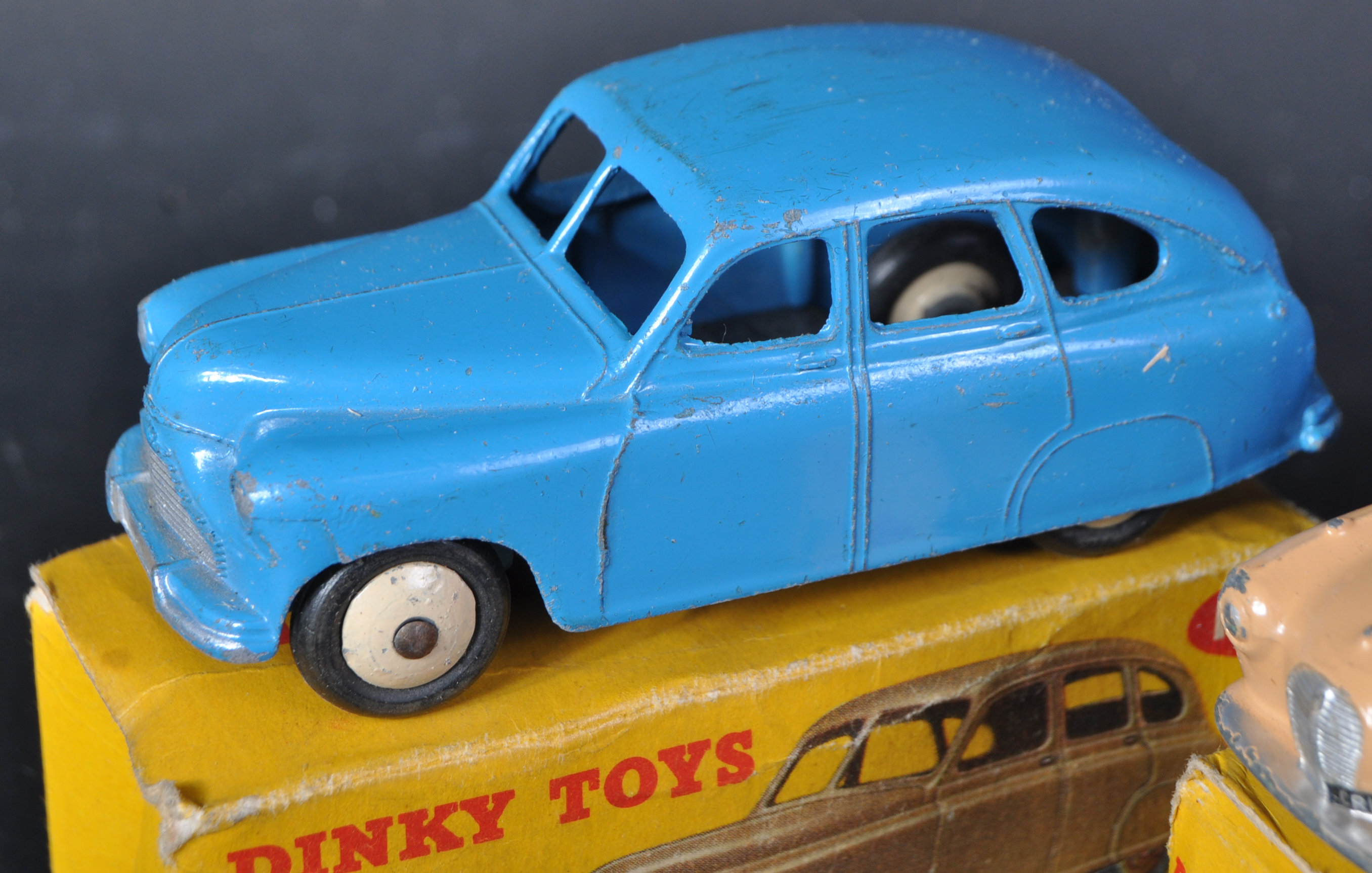 COLLECTION OF X4 VINTAGE DINKY TOYS DIECAST MODEL CARS - Image 8 of 12