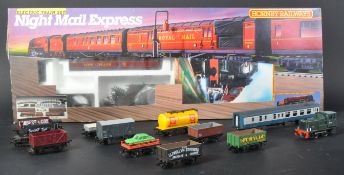 HORNBY 00 GAUGE MODEL RAILWAY NIGHT MAIL EXPRESS WITH EXTRAS