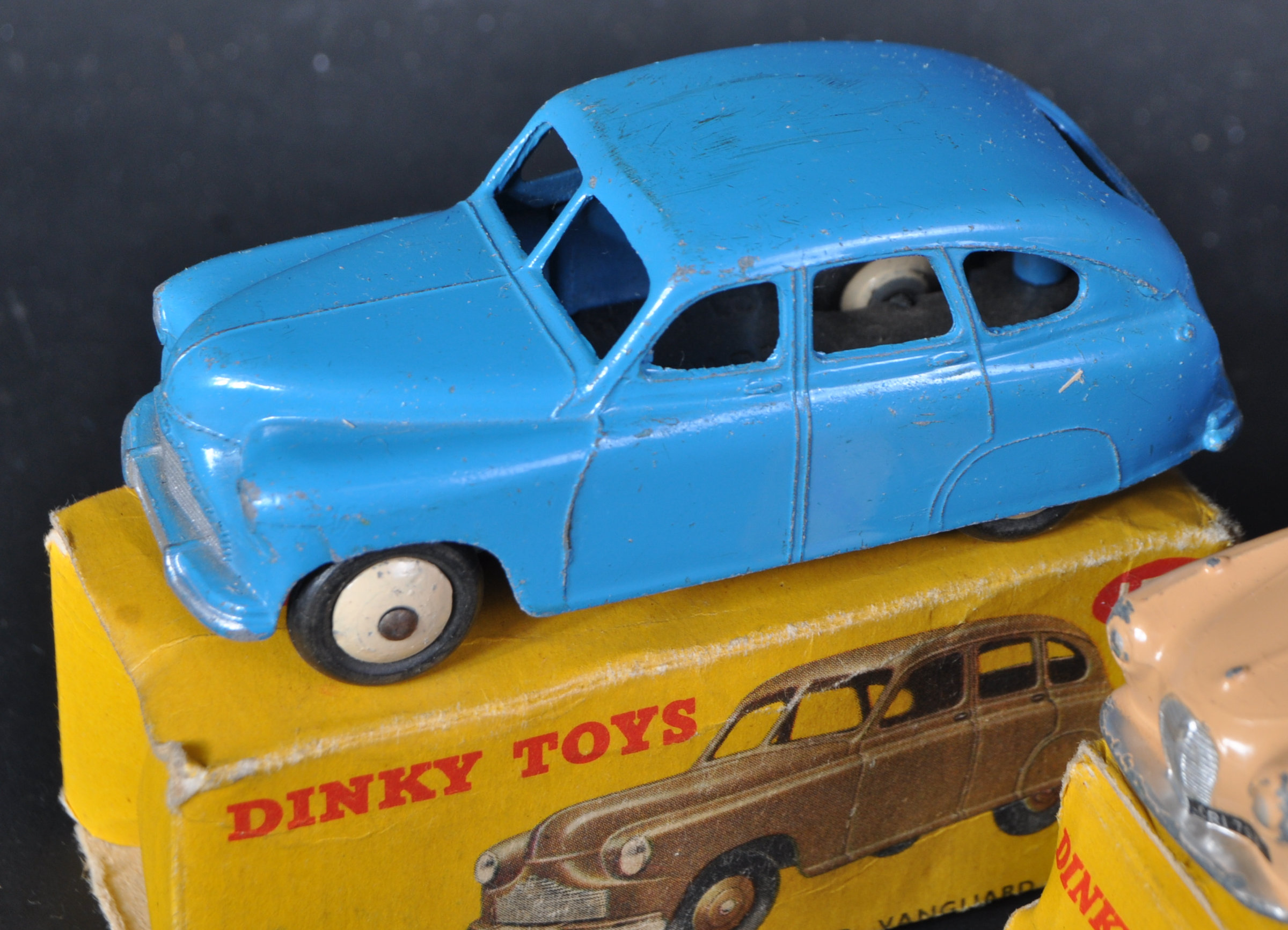 COLLECTION OF X4 VINTAGE DINKY TOYS DIECAST MODEL CARS - Image 4 of 12