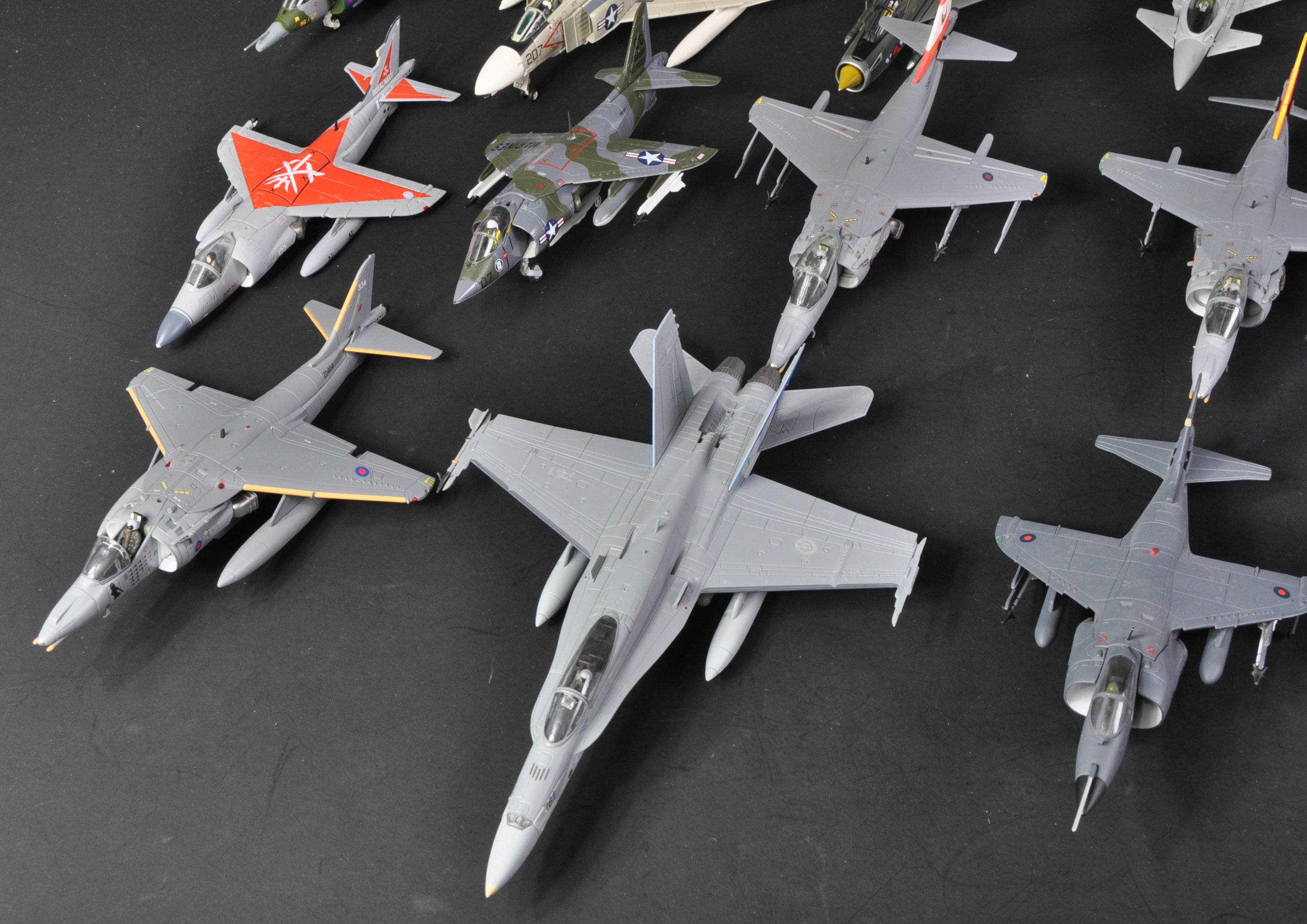 COLLECTION OF ASSORTED CORGI AVIATION DIECAST MODEL PLANES - Image 2 of 7