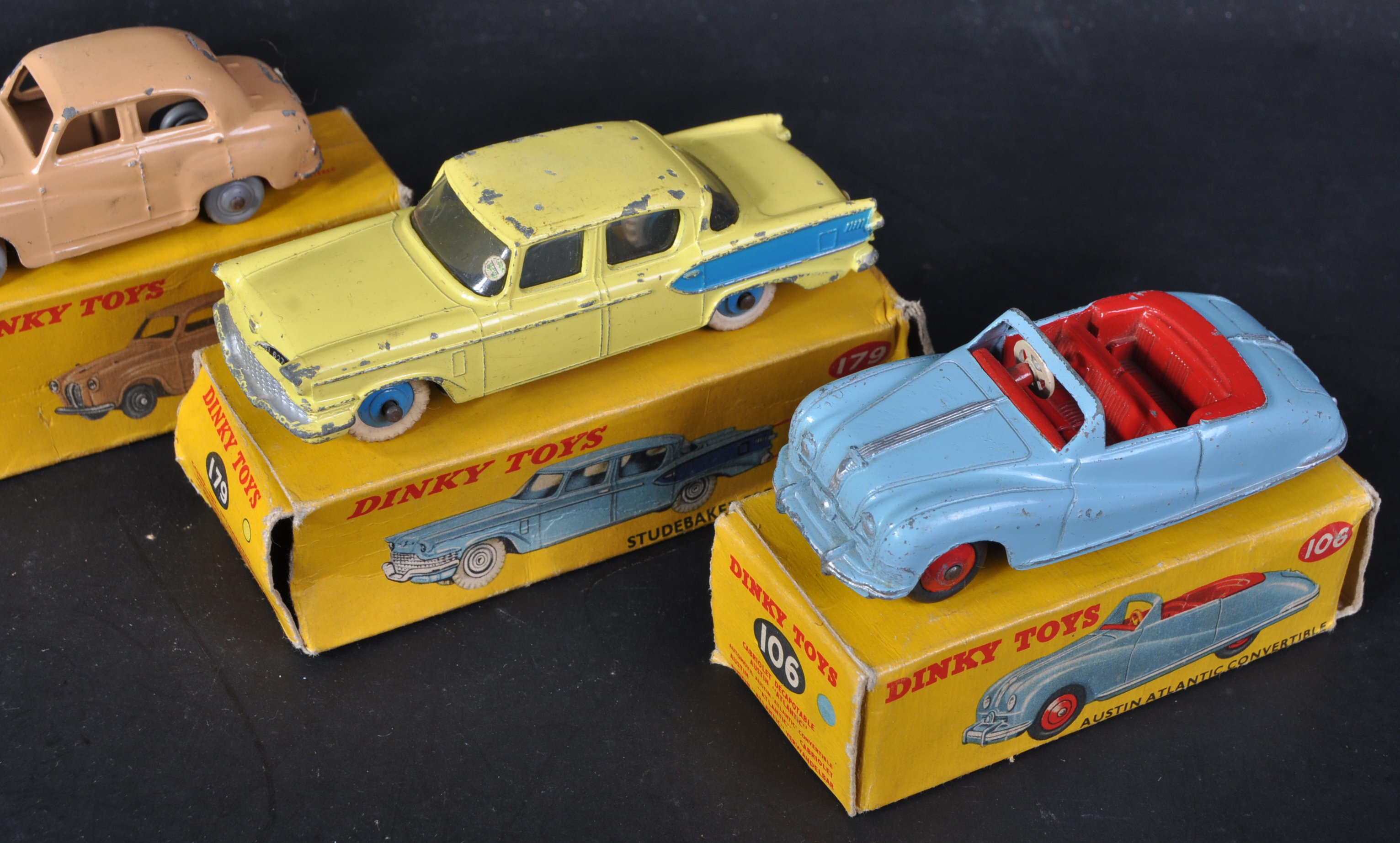 COLLECTION OF X4 VINTAGE DINKY TOYS DIECAST MODEL CARS - Image 3 of 12