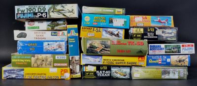 LARGE COLLECTION OF PLASTIC MODEL KITS