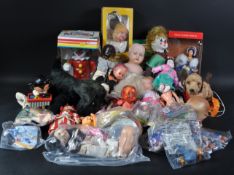 LARGE COLLECTION OF ASSORTED VINTAGE TOYS