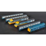 COLLECTION OF HORNBY 00 GAUGE DIESEL LOCOMOTIVES & CARRIAGES