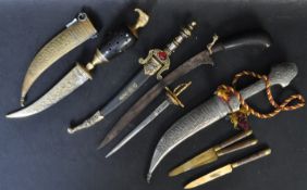 ASSORTMENT OF 20TH CENTURY KNIVES