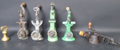 COLLECTION OF VINTAGE KITCHENALIA MINCERS - SLICERS & CHOPPERS