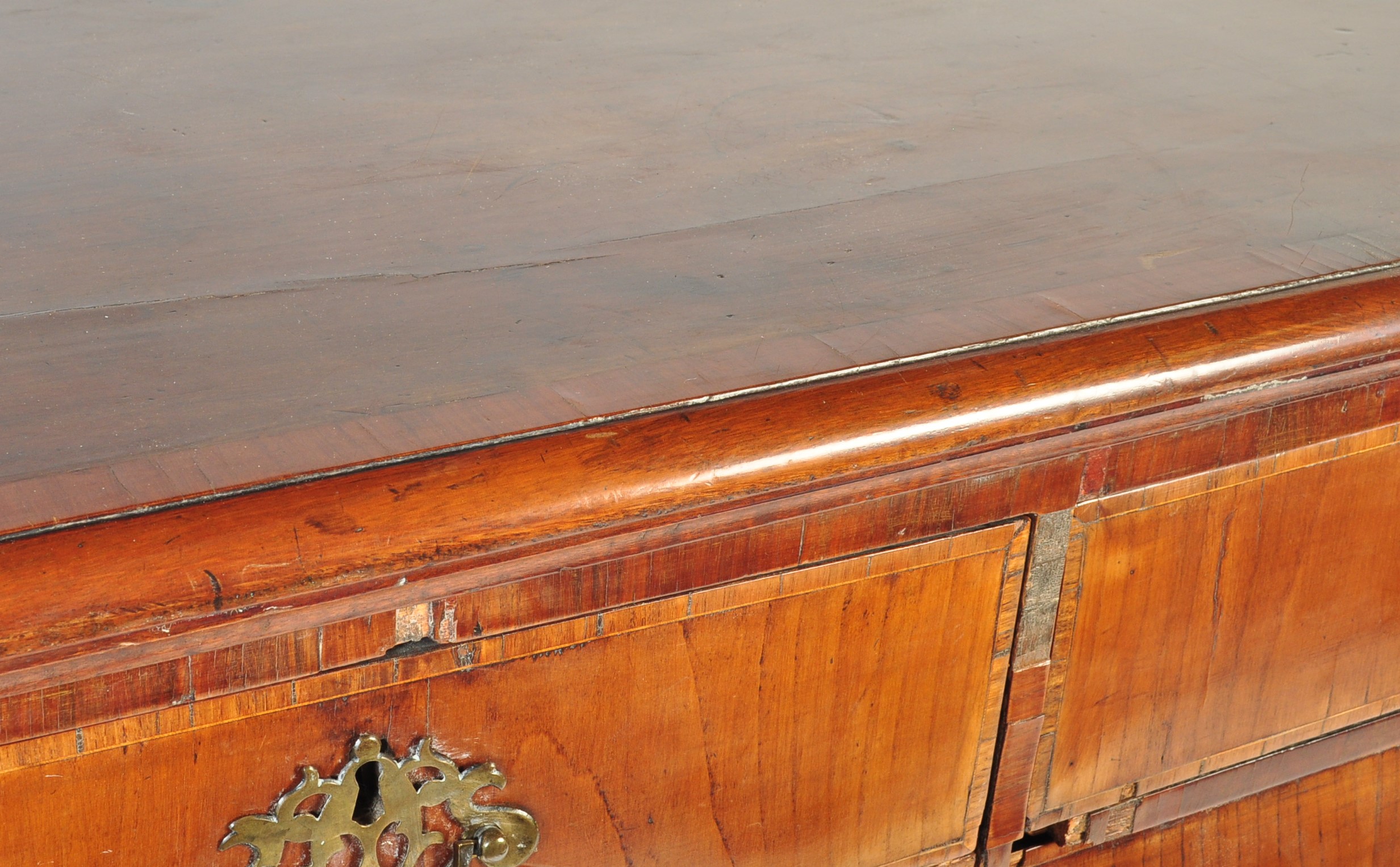 EARLY 18TH CENTURY QUEEN ANNE WALNUT CHEST OF DRAWERS - Image 3 of 8