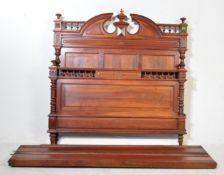 20TH CENTURY FRENCH WALNUT BED