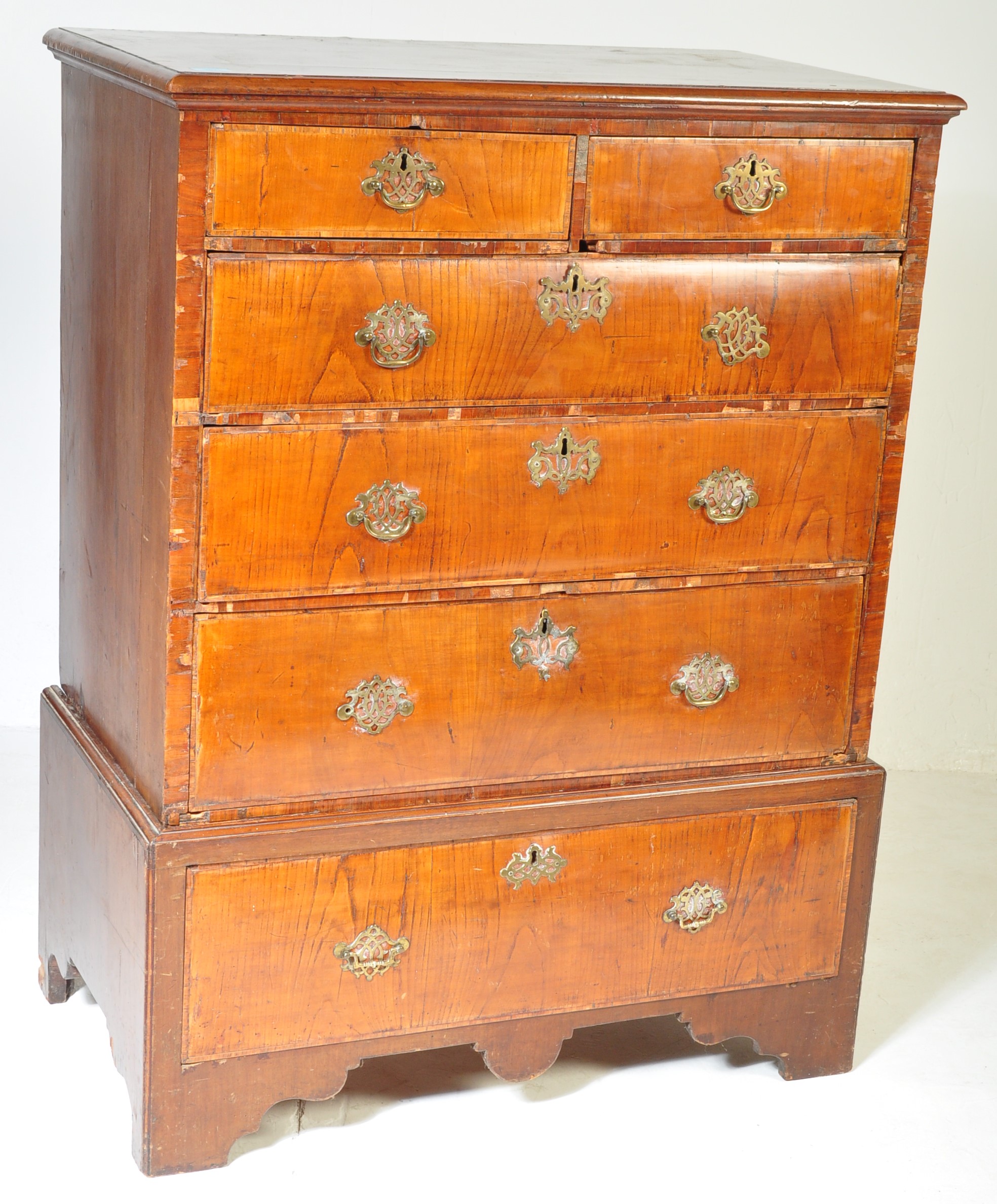 EARLY 18TH CENTURY QUEEN ANNE WALNUT CHEST OF DRAWERS - Image 2 of 8