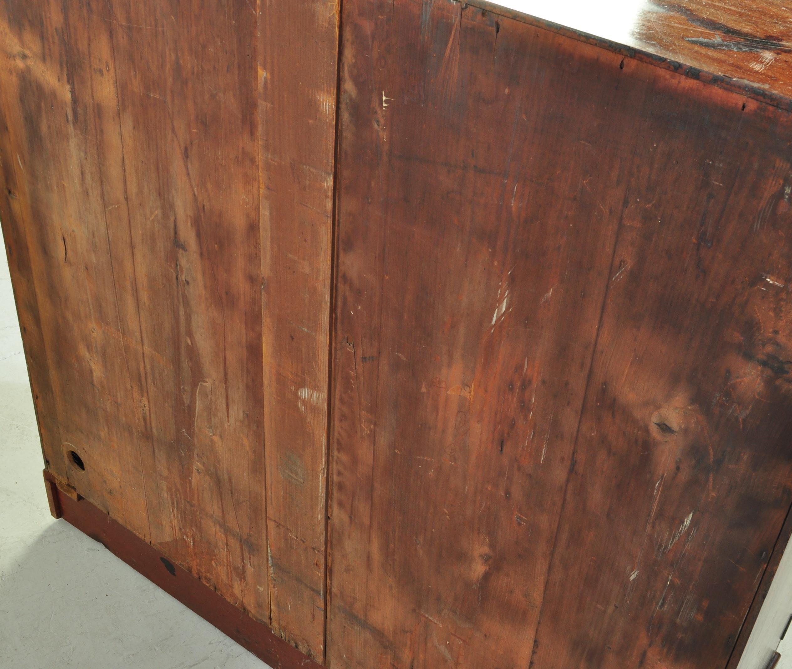 19TH CENTURY VICTORIAN CROSSBANDED MAHOGANY SIDE CUPBOARD - Image 5 of 6