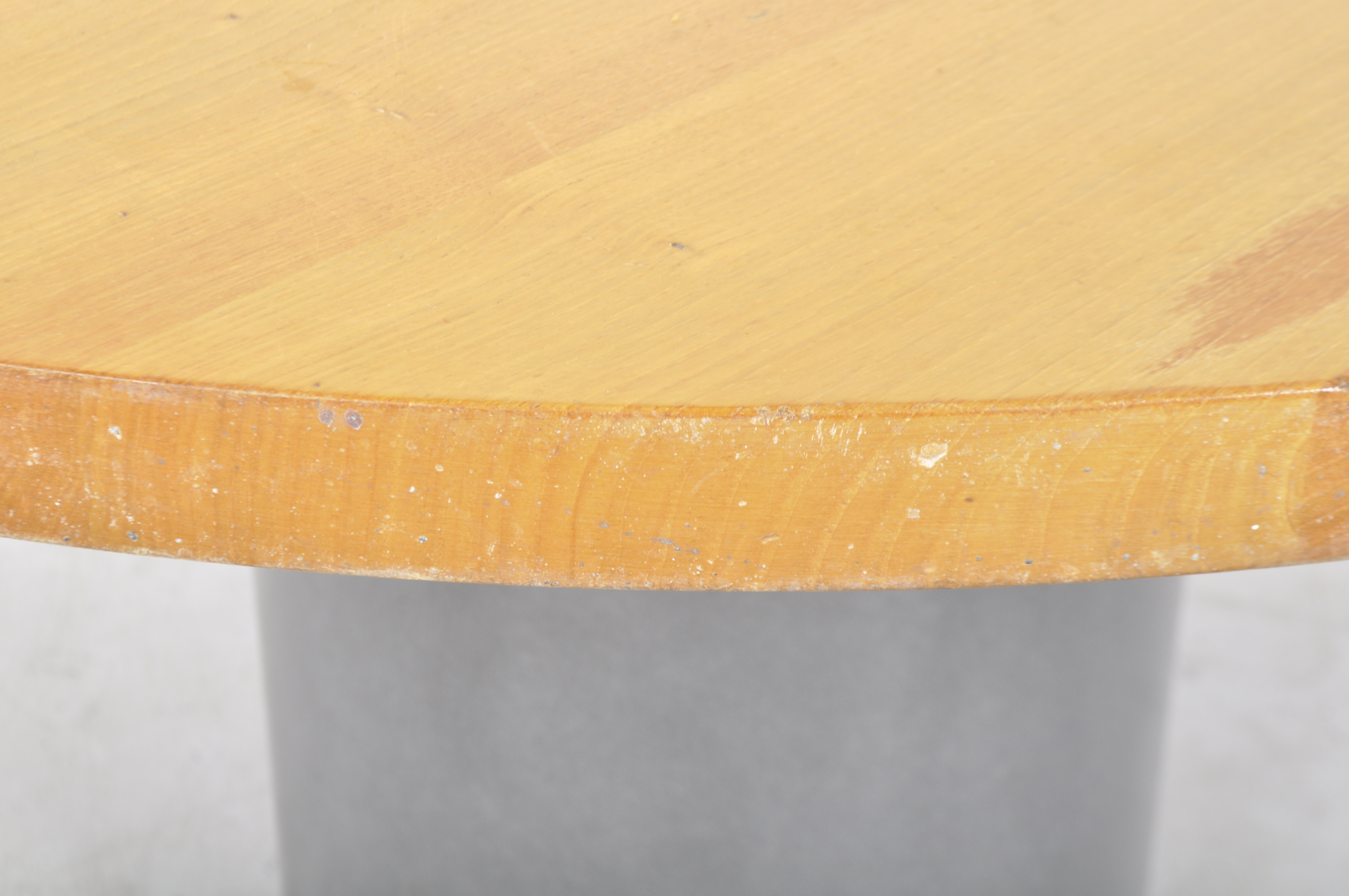 LARGE RETRO PINE AND METAL CIRCULAR DINING TABLE - Image 4 of 4