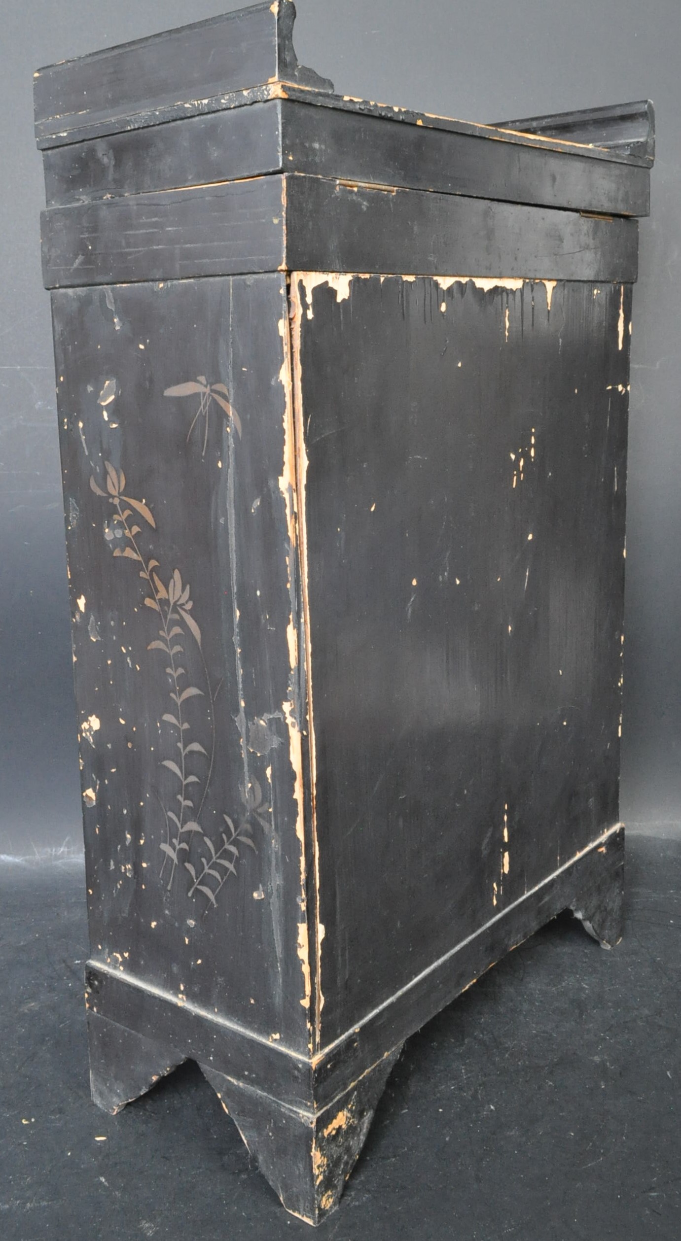 19TH CENTURY CHINESE BLACK LACQUER CABINET - Image 8 of 8