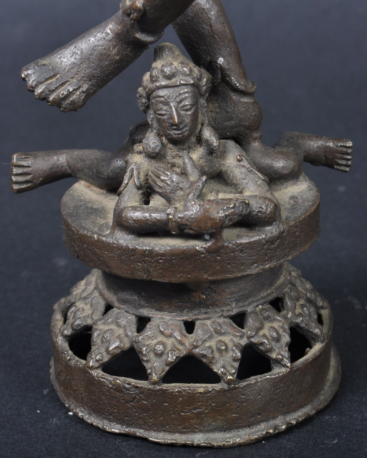 19TH CENTURY INDIAN HINDU BRONZE SHIVA NATARAJA FIGURE - Image 4 of 7