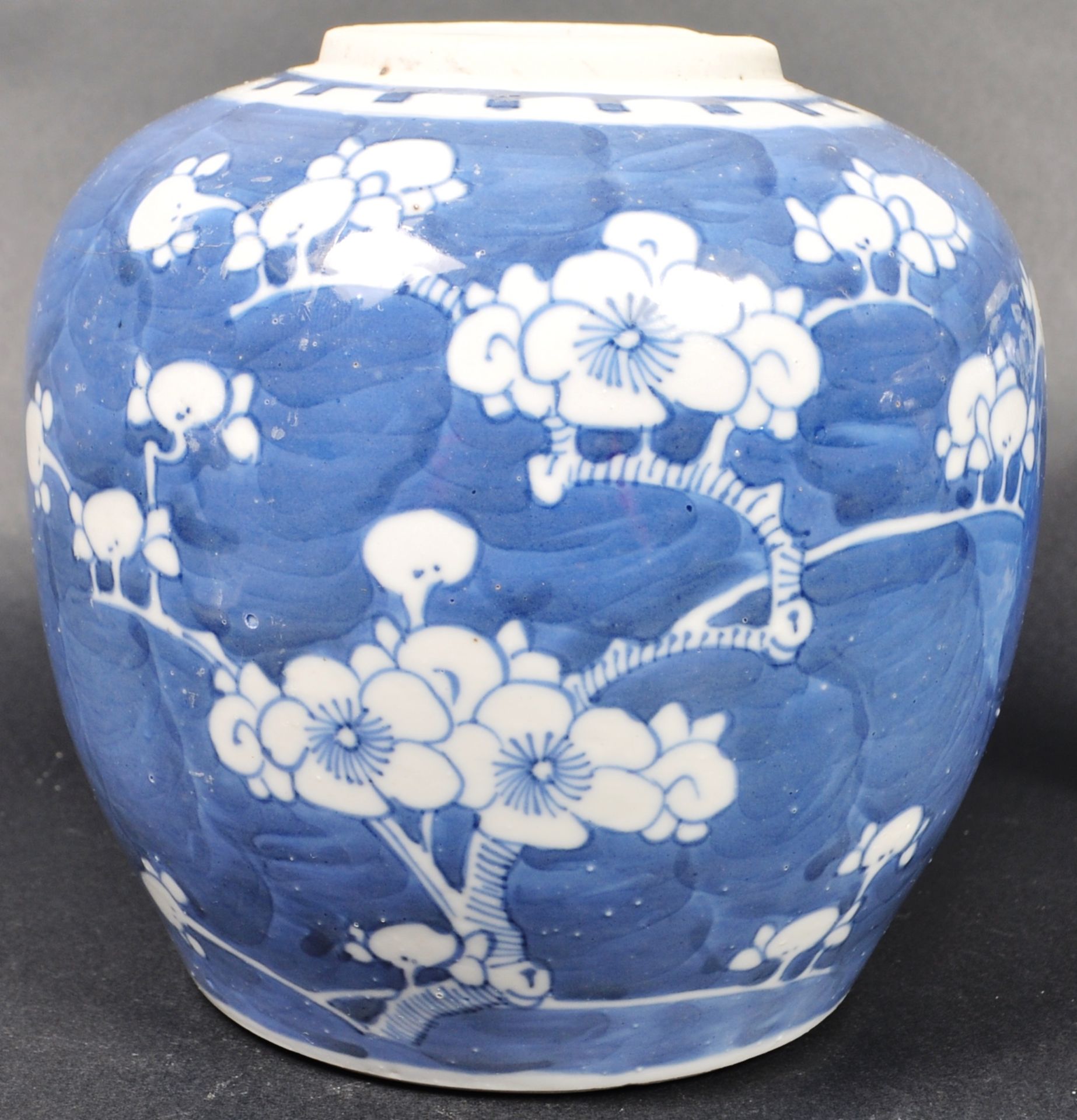 COLLECTION OF CHINESE BLUE AND WHITE GINGER JARS - Bild 4 aus 7