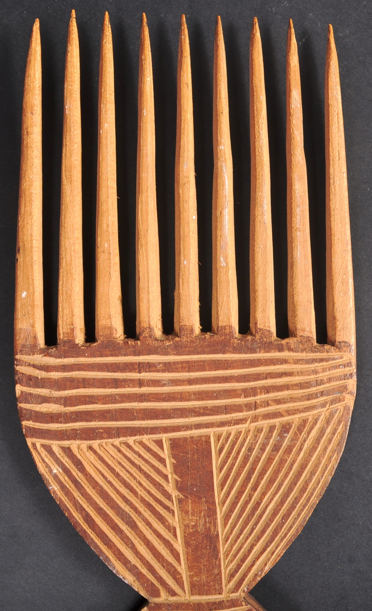 OCEANIC CARVED WOOD COMB & ANOTHER - Image 6 of 8