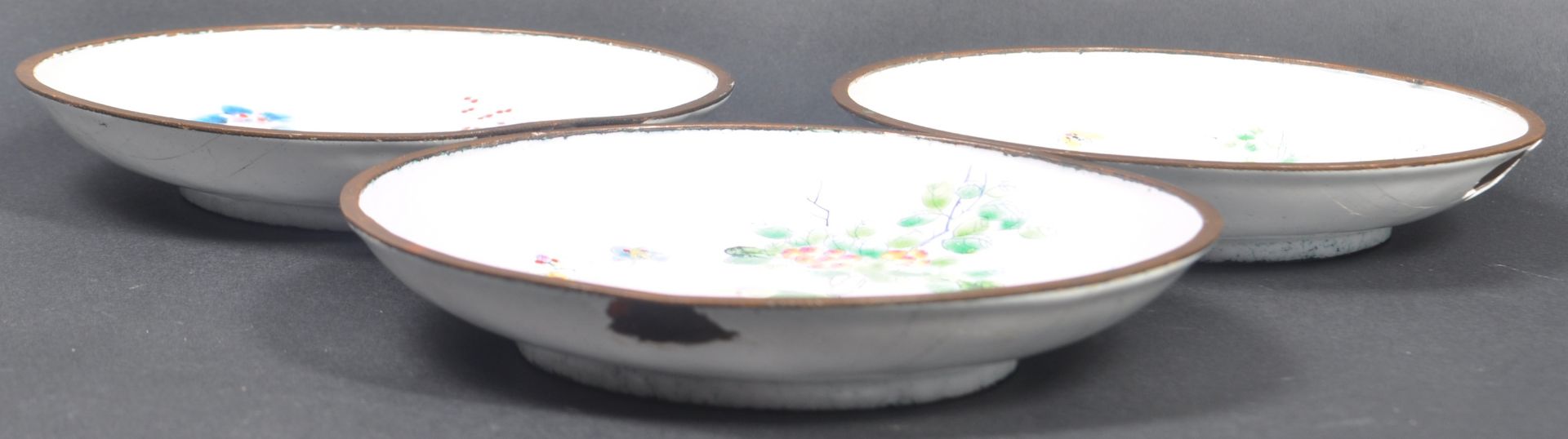 THREE 1920'S CHINESE ENAMELED COPPER DISHES - Image 5 of 7