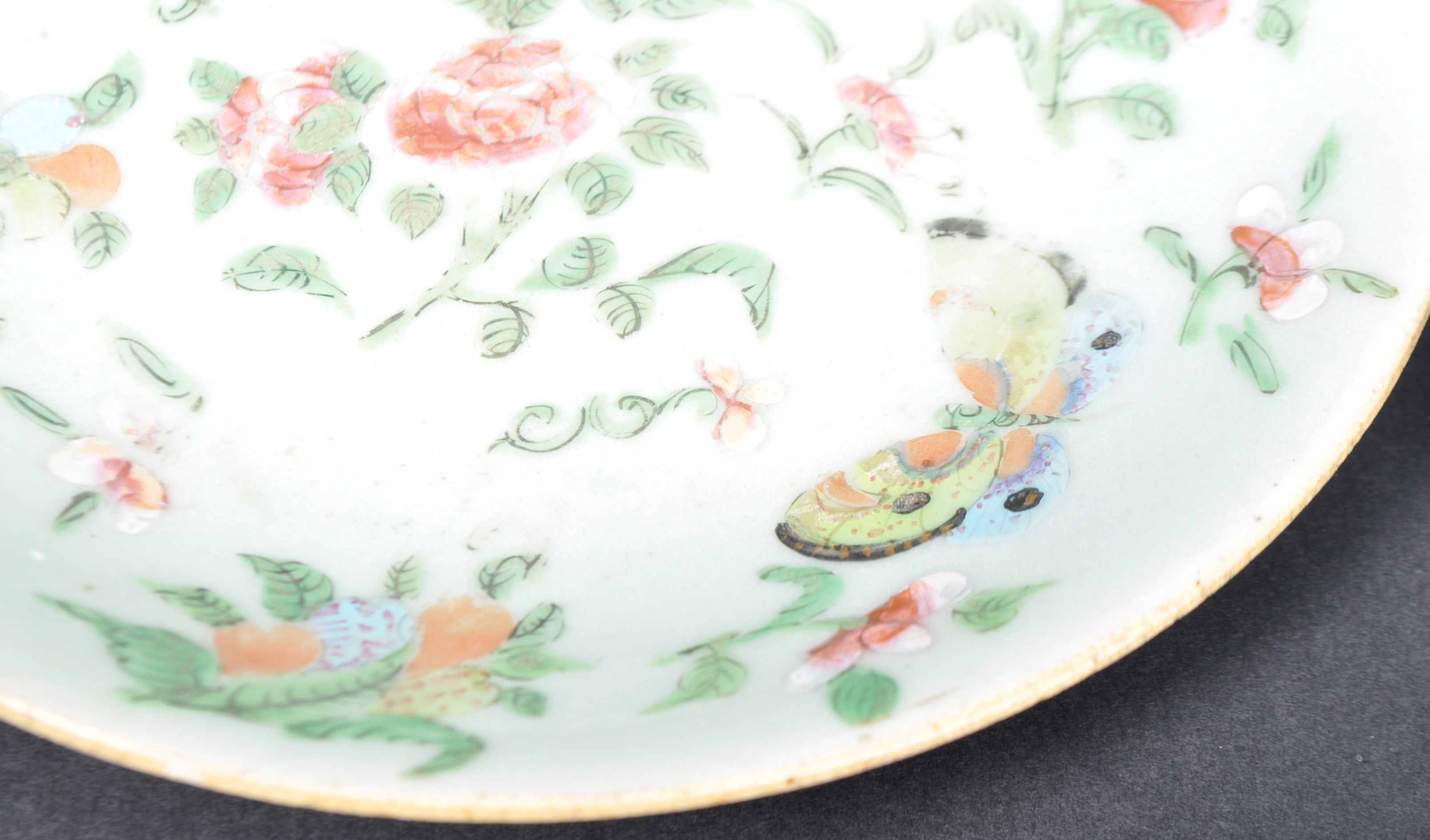 CHINESE PORCELAIN - PAIR 19TH CENTURY FAMILLE ROSE PLATES - Image 4 of 10