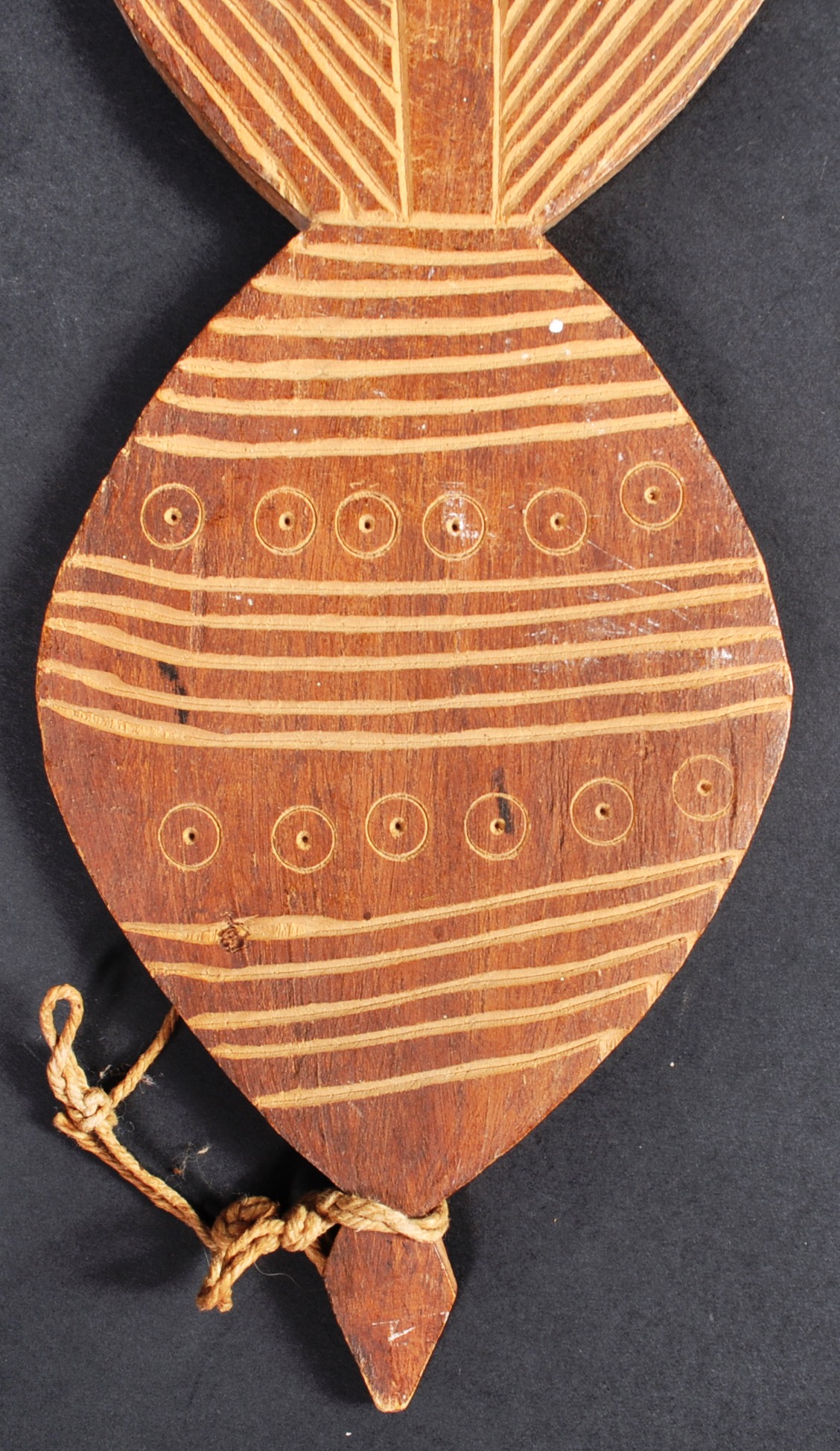 OCEANIC CARVED WOOD COMB & ANOTHER - Image 7 of 8