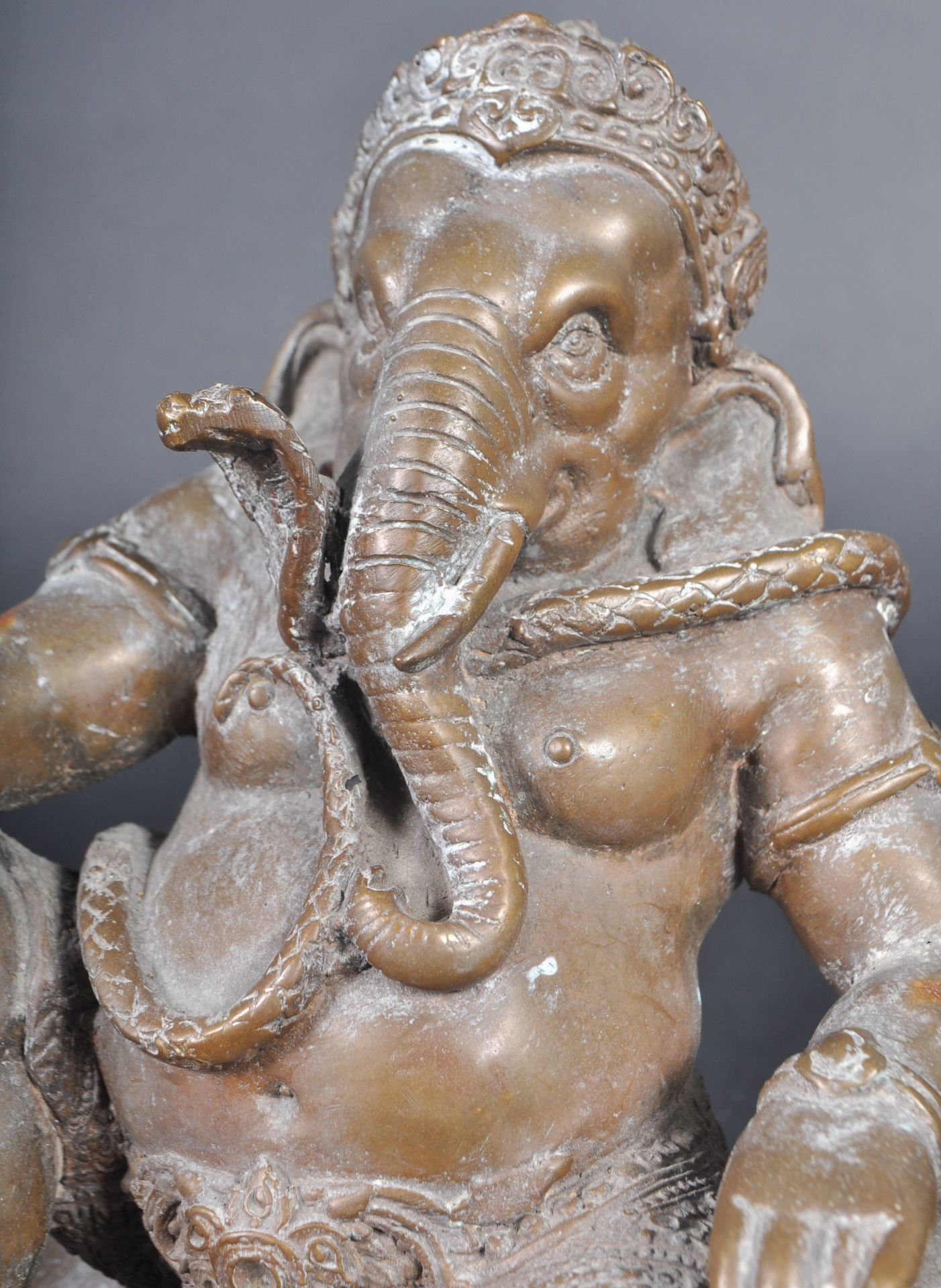 19TH CENTURY HINDU BRONZE FIGURINE OF GANESH - Image 3 of 7