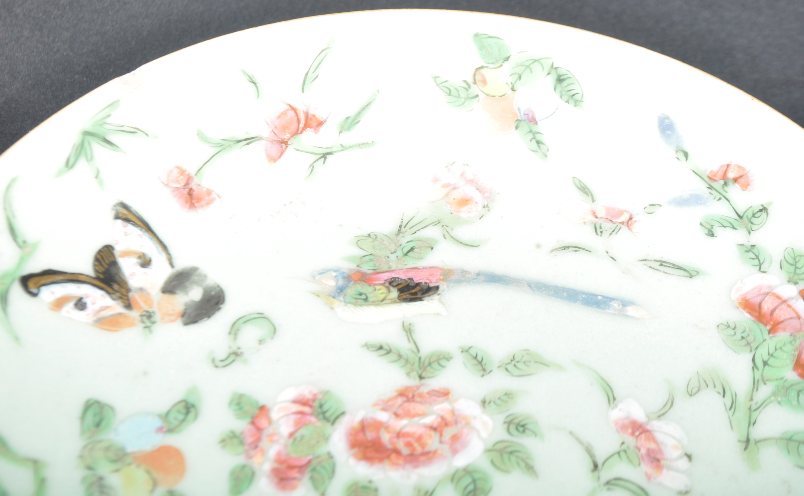 CHINESE PORCELAIN - PAIR 19TH CENTURY FAMILLE ROSE PLATES - Image 3 of 10