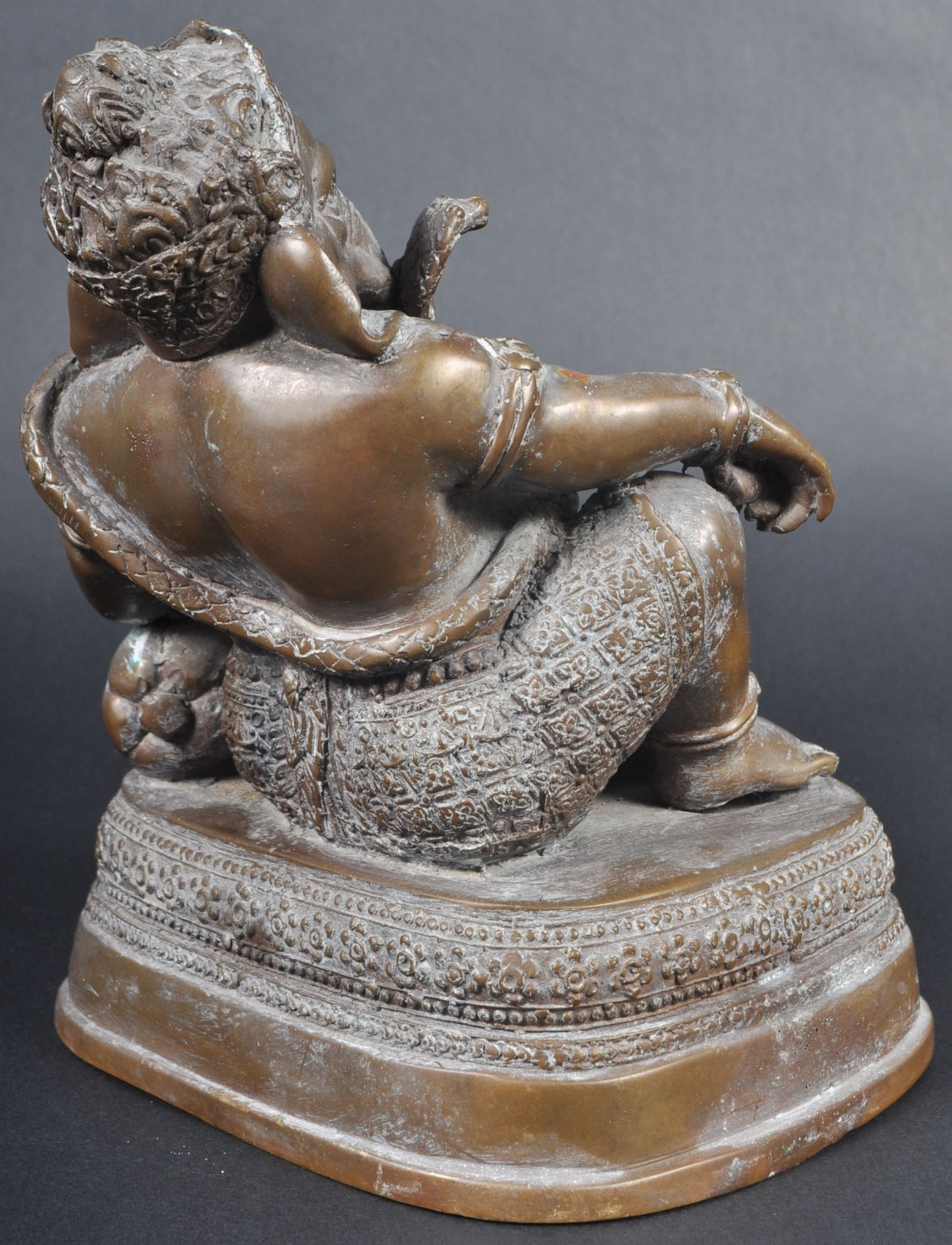 19TH CENTURY HINDU BRONZE FIGURINE OF GANESH - Image 6 of 7