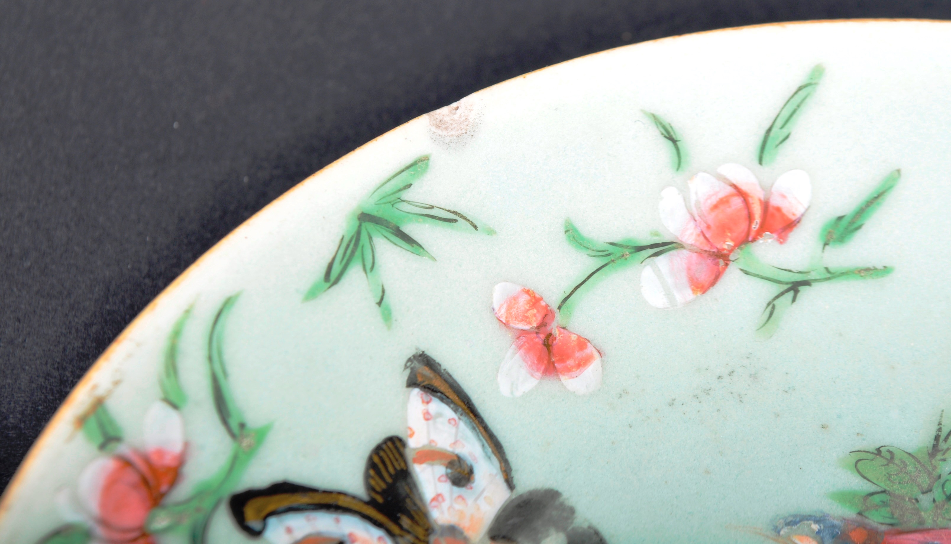 CHINESE PORCELAIN - PAIR 19TH CENTURY FAMILLE ROSE PLATES - Image 7 of 10