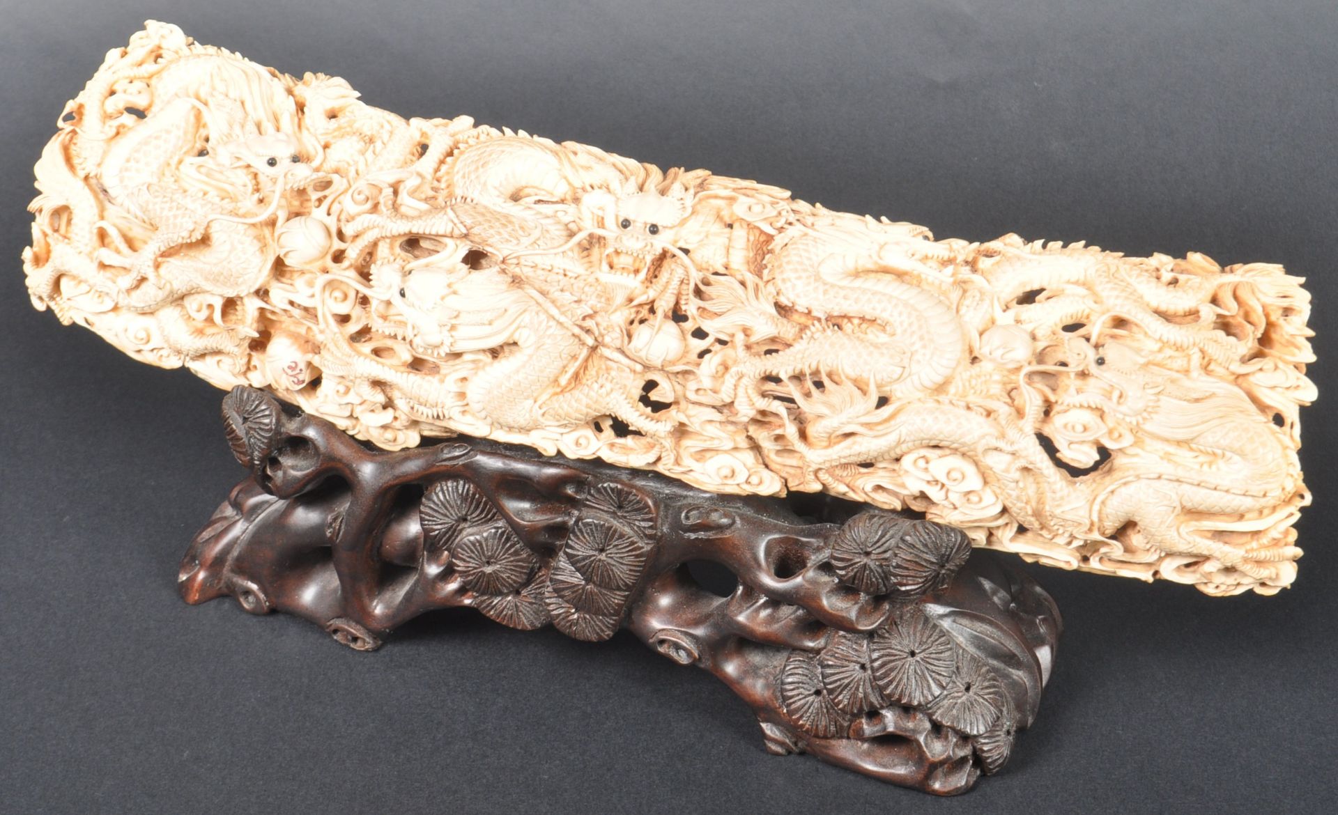 19TH CENTURY CHINESE CANTON IVORY DRAGON PANEL - Image 2 of 8