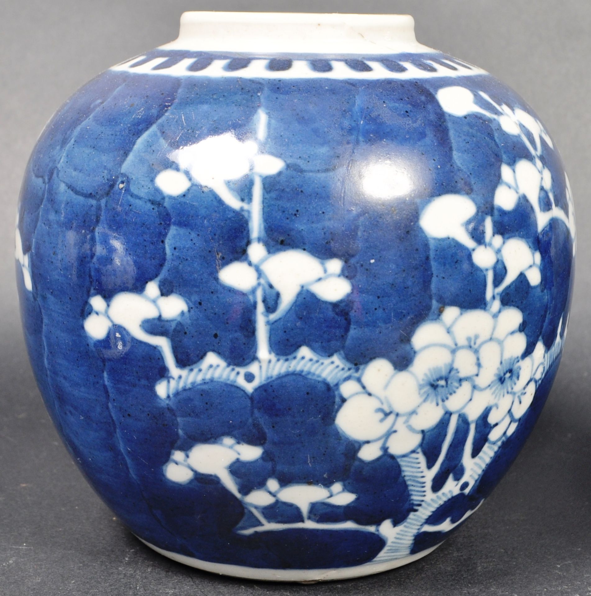 COLLECTION OF CHINESE BLUE AND WHITE GINGER JARS - Bild 5 aus 7
