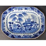 18TH CENTURY CHINESE QIANLONG BLUE & WHITE TRAY