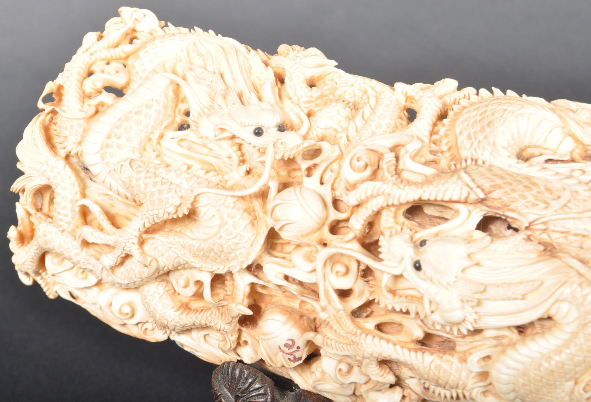 19TH CENTURY CHINESE CANTON IVORY DRAGON PANEL - Image 3 of 8