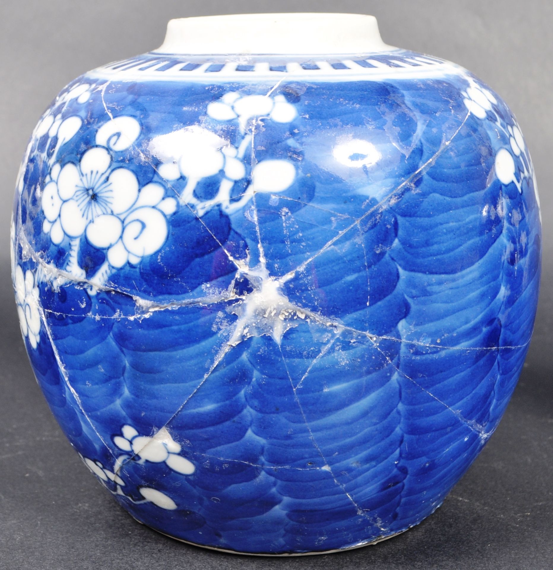 COLLECTION OF CHINESE BLUE AND WHITE GINGER JARS - Bild 7 aus 7