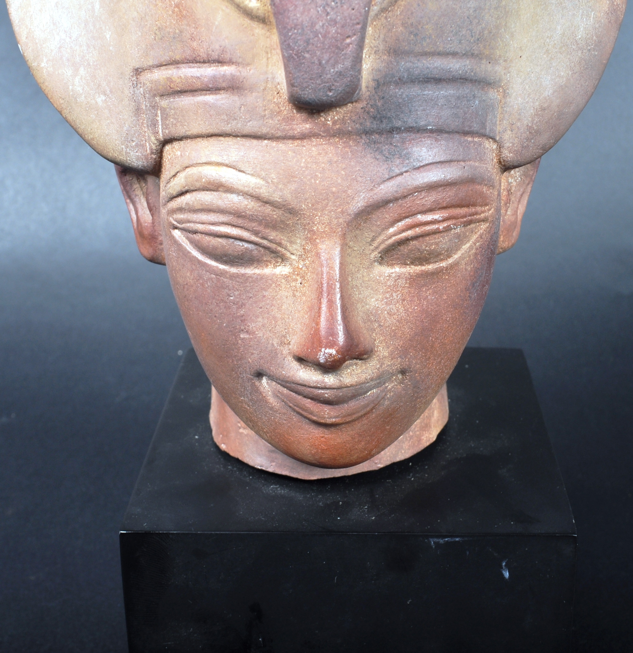 EARLY 20TH CENTURY TERRACOTTA EGYPTIAN HEAD - Image 3 of 7