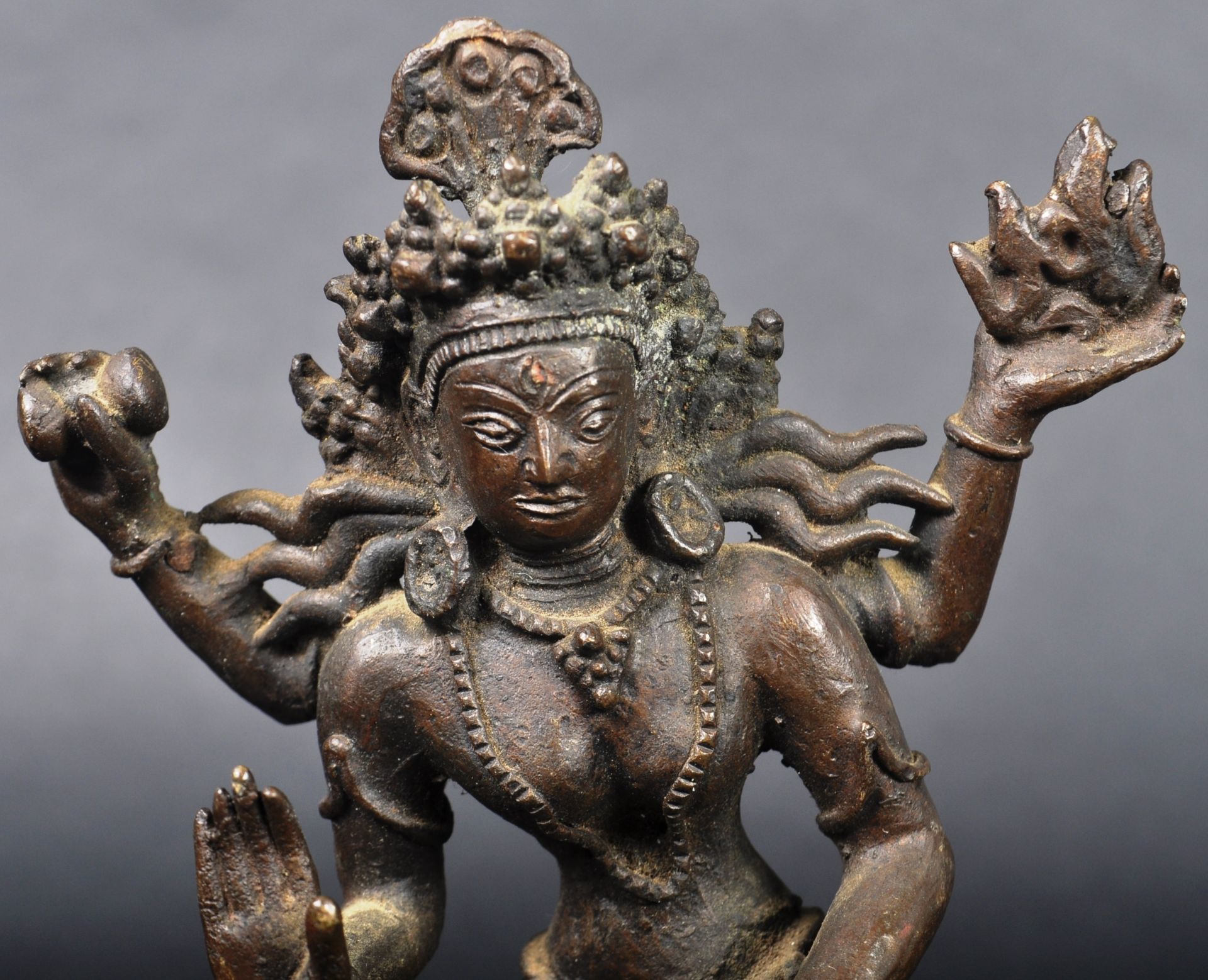 19TH CENTURY INDIAN HINDU BRONZE SHIVA NATARAJA FIGURE - Image 2 of 7