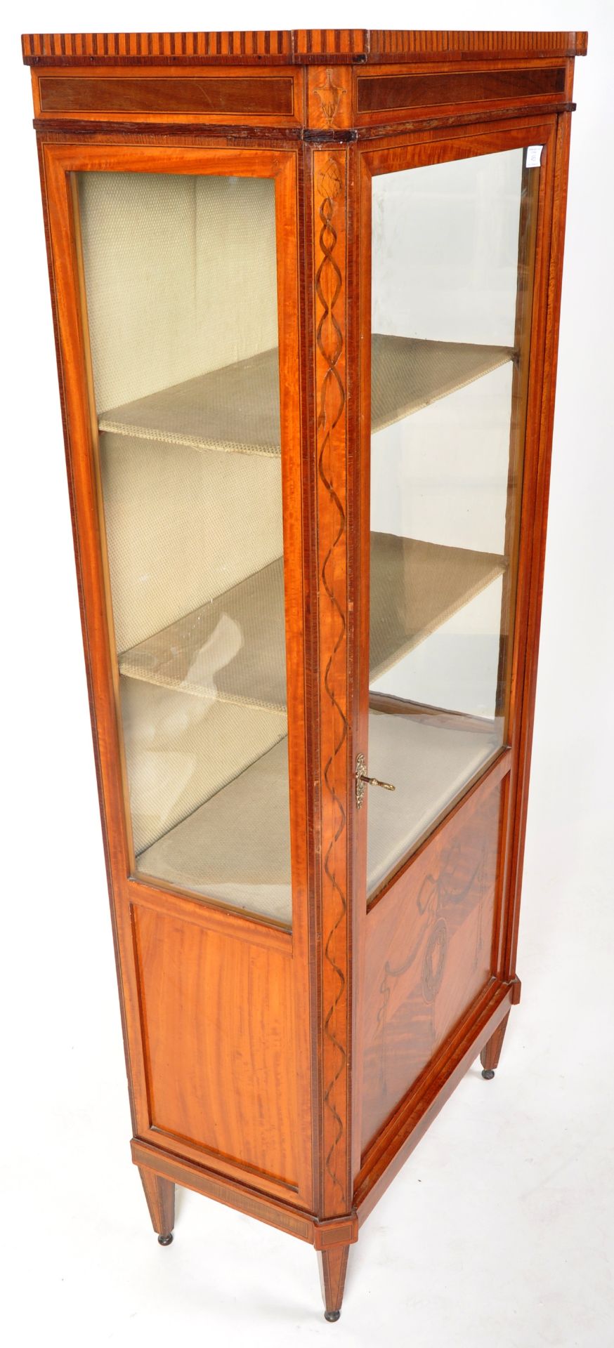 19TH CENTURY VICTORIAN MAPLE AND CO SATINWOOD CABINET VITRINE - Image 7 of 10