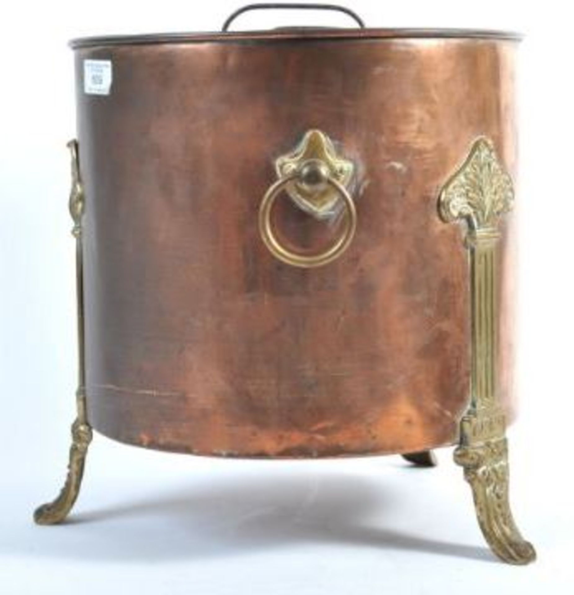 19TH CENTURY BRASS AND COPPER WINE COOLER IN THE CLASSICAL TASTE - Image 2 of 5