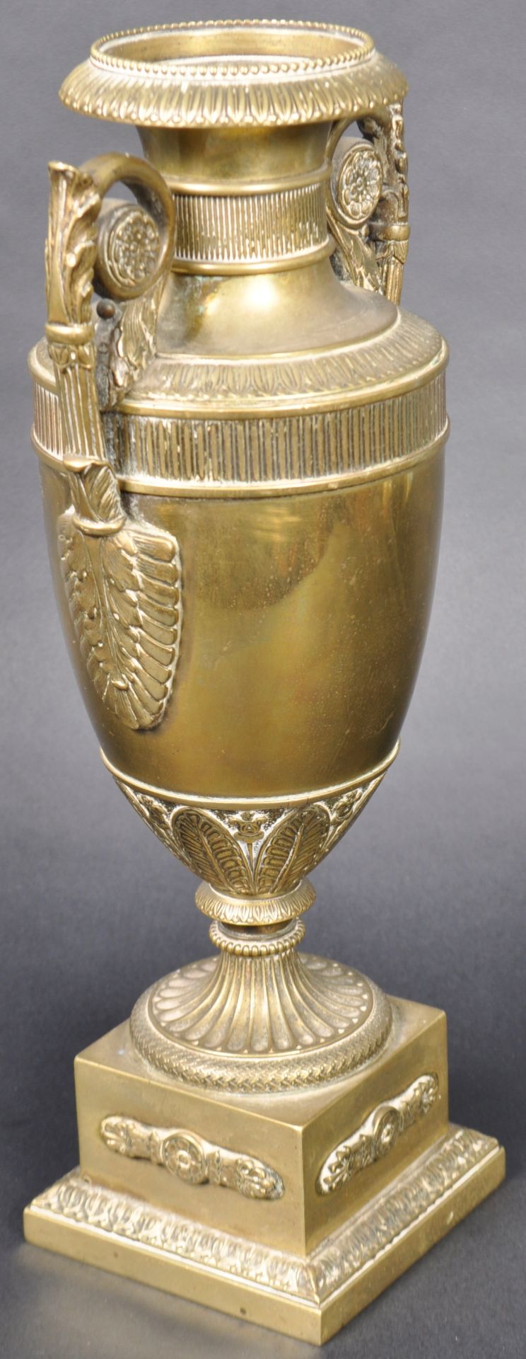 19TH CENTURY FRENCH BRASS CLASSICAL VASE - Image 5 of 7