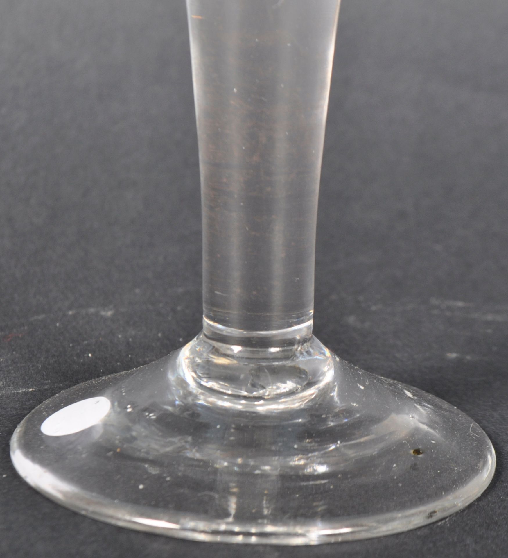 18TH CENTURY GEORGE III PLAIN STEM WINE GLASS - Image 4 of 6