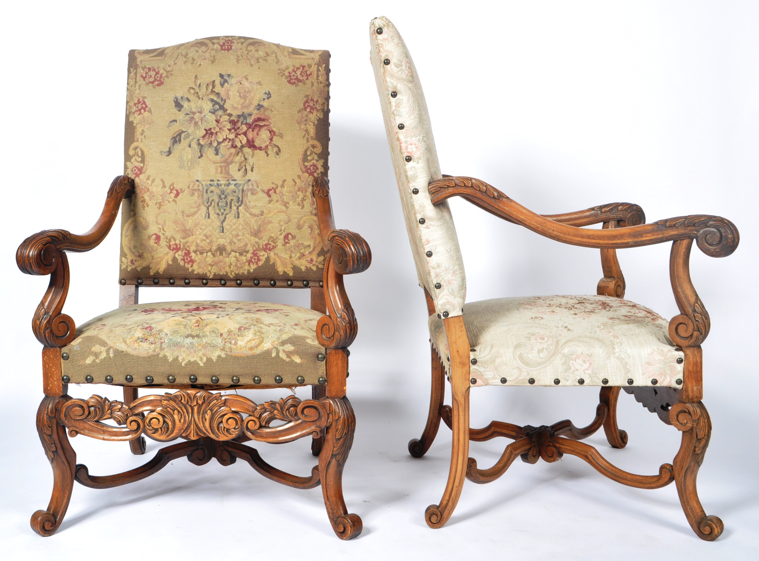 19TH CENTURY ITALIAN MANNER CARVED WALNUT THRONE CHAIRS - Image 7 of 10