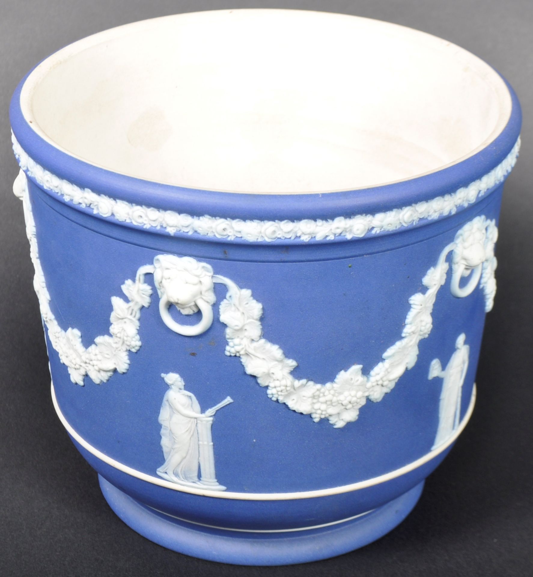 19TH CENTURY WEDGWOOD COBALT BLUE JASPERWARE JARDINIERE - Bild 2 aus 9